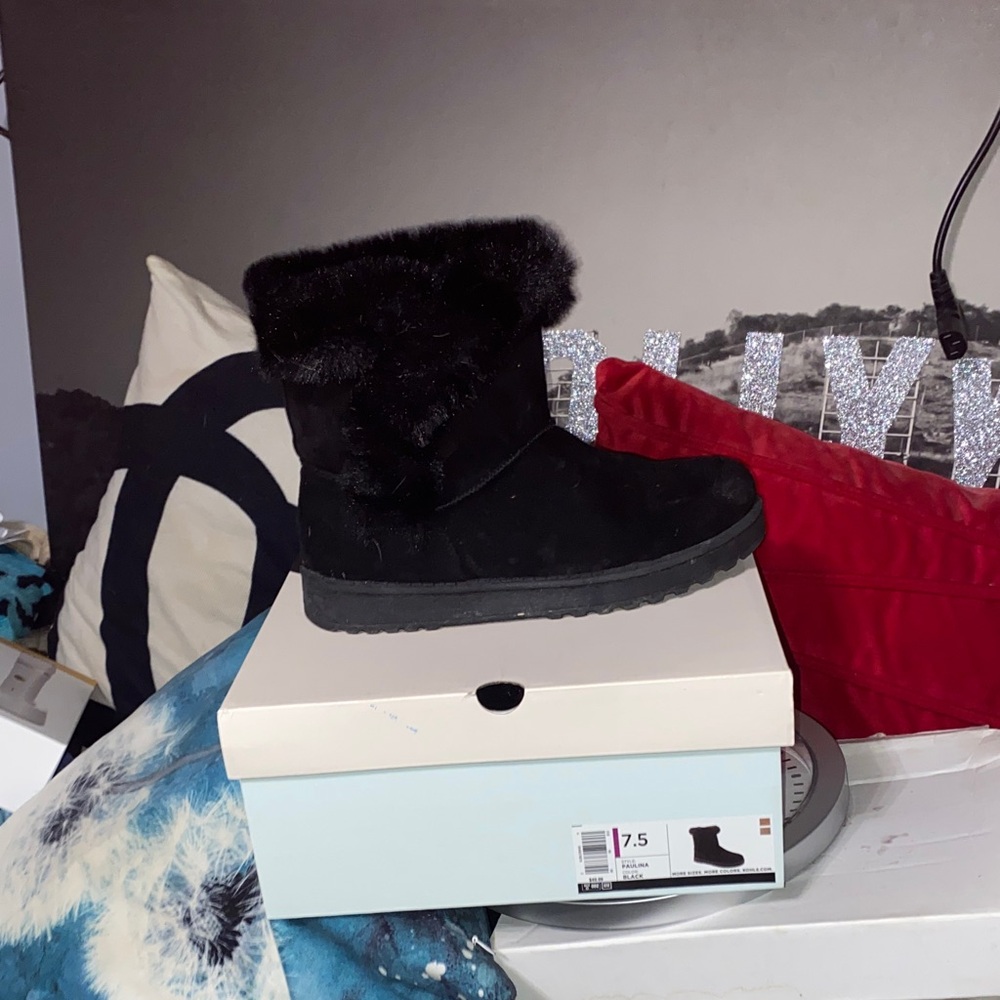 SO Women's Black Faux Fur Winter Boots